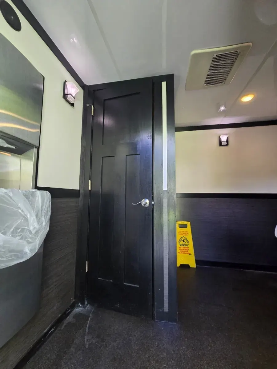 2 Stall Restroom Trailer Toilet thumbnail 2