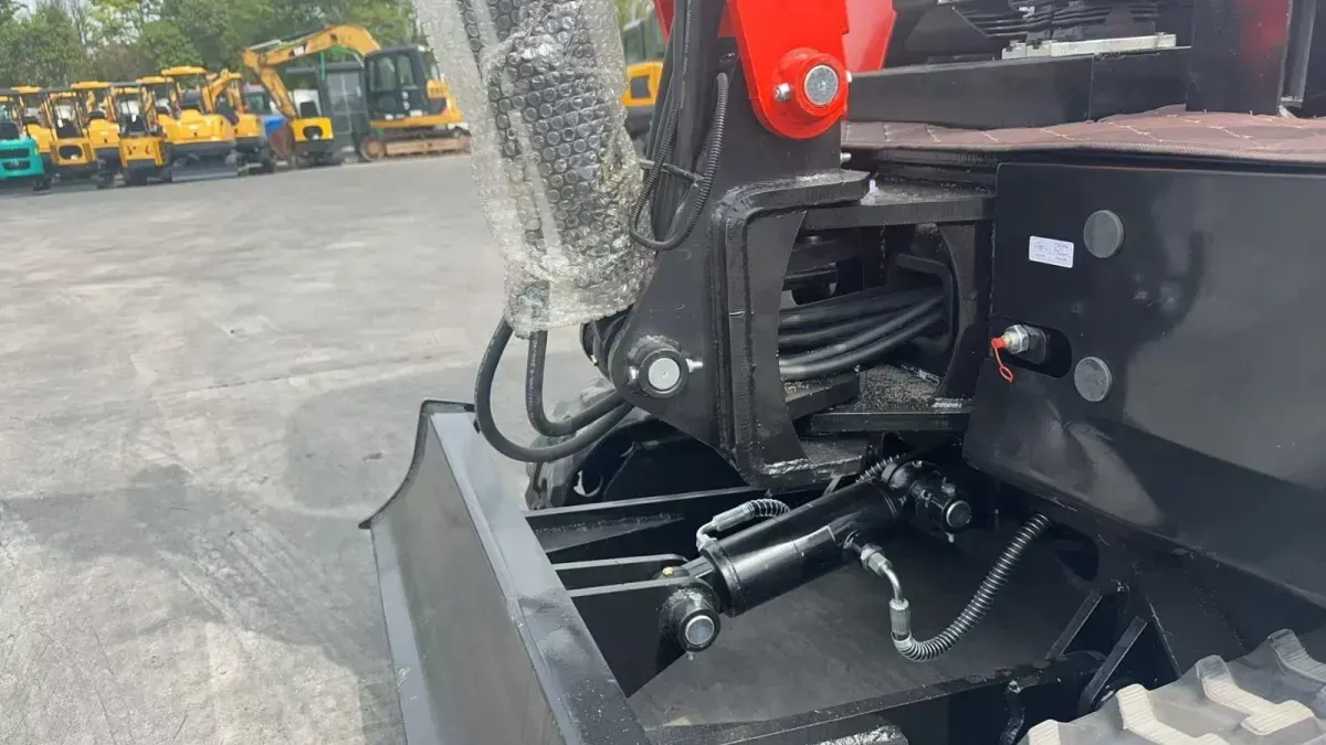 AGT 1.4 Ton Mini Excavator Tracked Crawler Kubota Diesel Engine w/ Pilot Control thumbnail 3