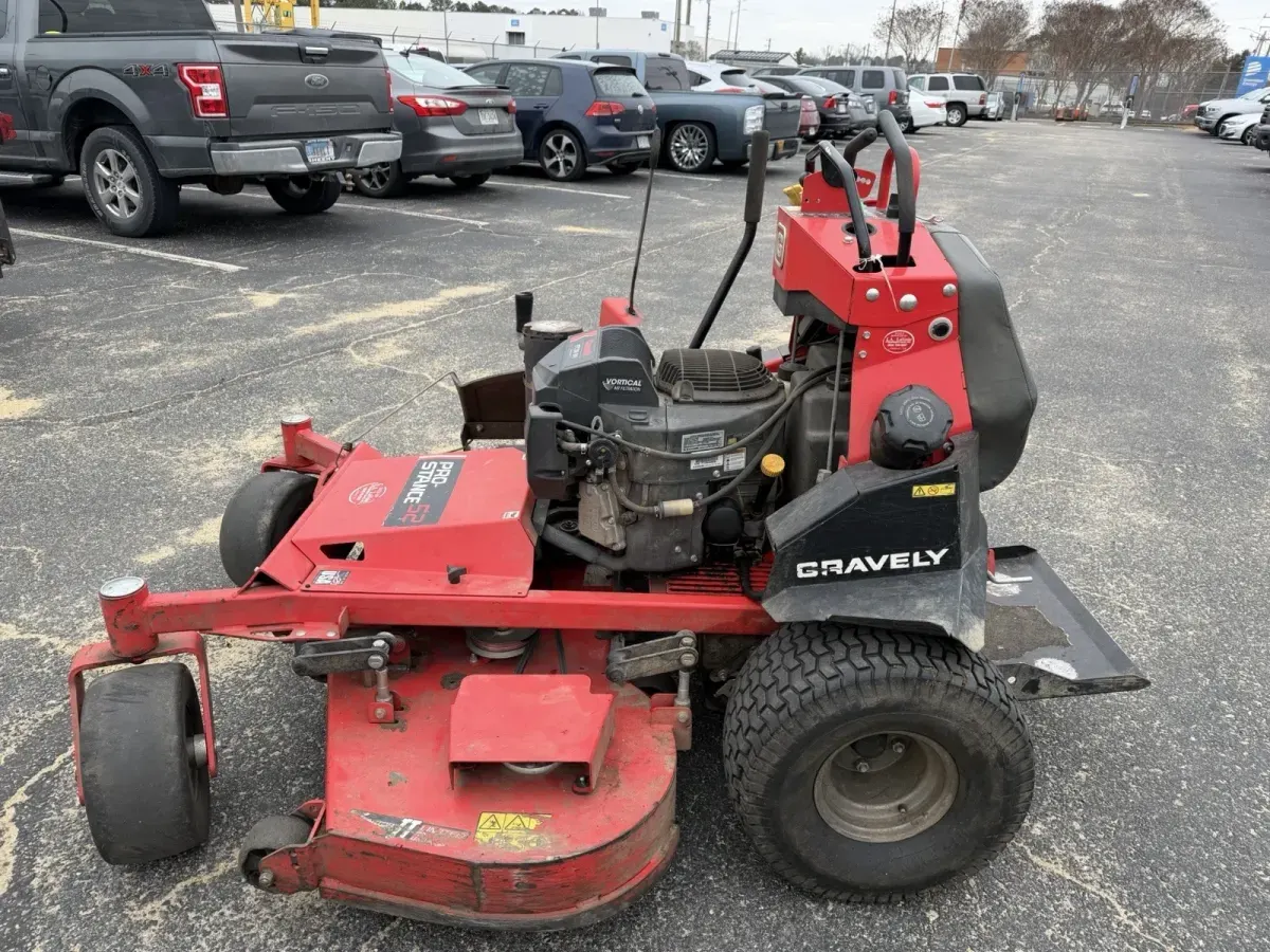 Gravely Pro-Stance 52 Walk-Behind Gasoline Rotary Lawn Mower 52in Red/Black