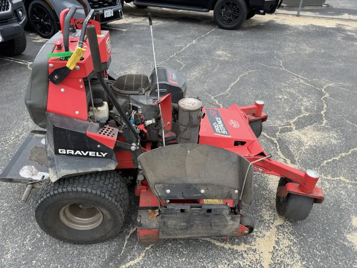 Gravely Pro-Stance 52 Walk-Behind Gasoline Rotary Lawn Mower 52in Red/Black thumbnail 3