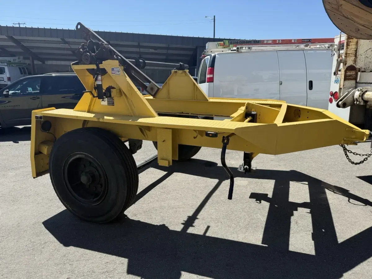 Yellow Heavy-Duty Industrial Flatbed Trailer Single Axle Bumper Pull Industrial thumbnail 3