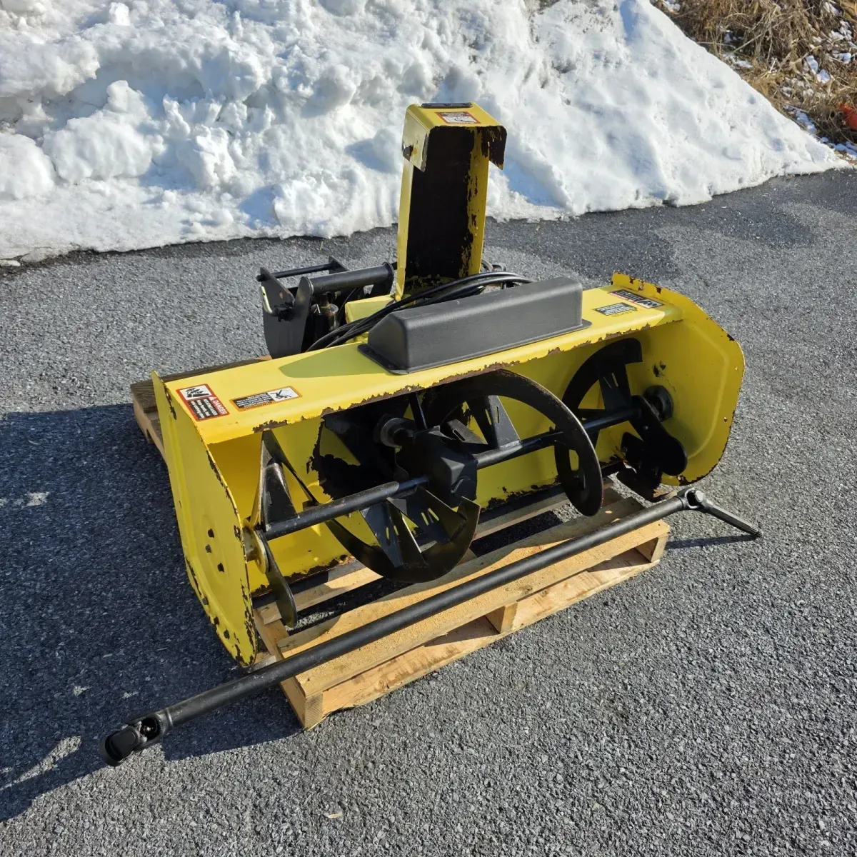 OHN DEERE 2320 TRACTOR 47" QUICK HITCH SNOW BLOWER WITH DRIVESHAFTS