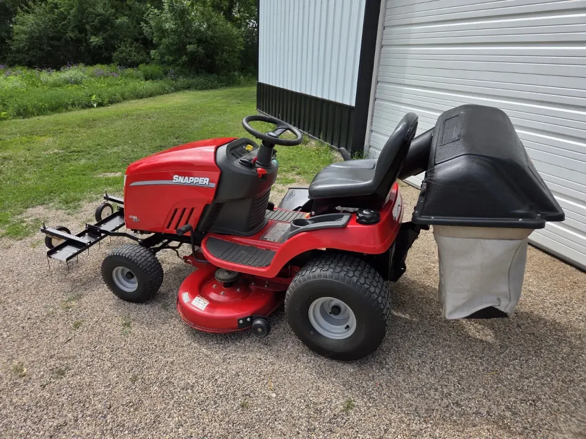 Snapper LT125 with Bagger and Front Thatcher (LOCAL PICKUP ONLY)