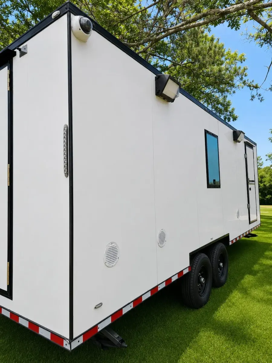Turnkey 2021 Southern Dimensions 8.5' x 24' Mobile Cold Food & Beverage